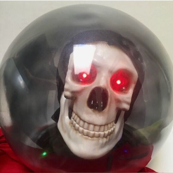 HALLOWEEN SPIRIT BALL-TALKING SKULL/GRIM
REAPER/SKELETON ANIMATED VINTAGE - Picture 10 of 13